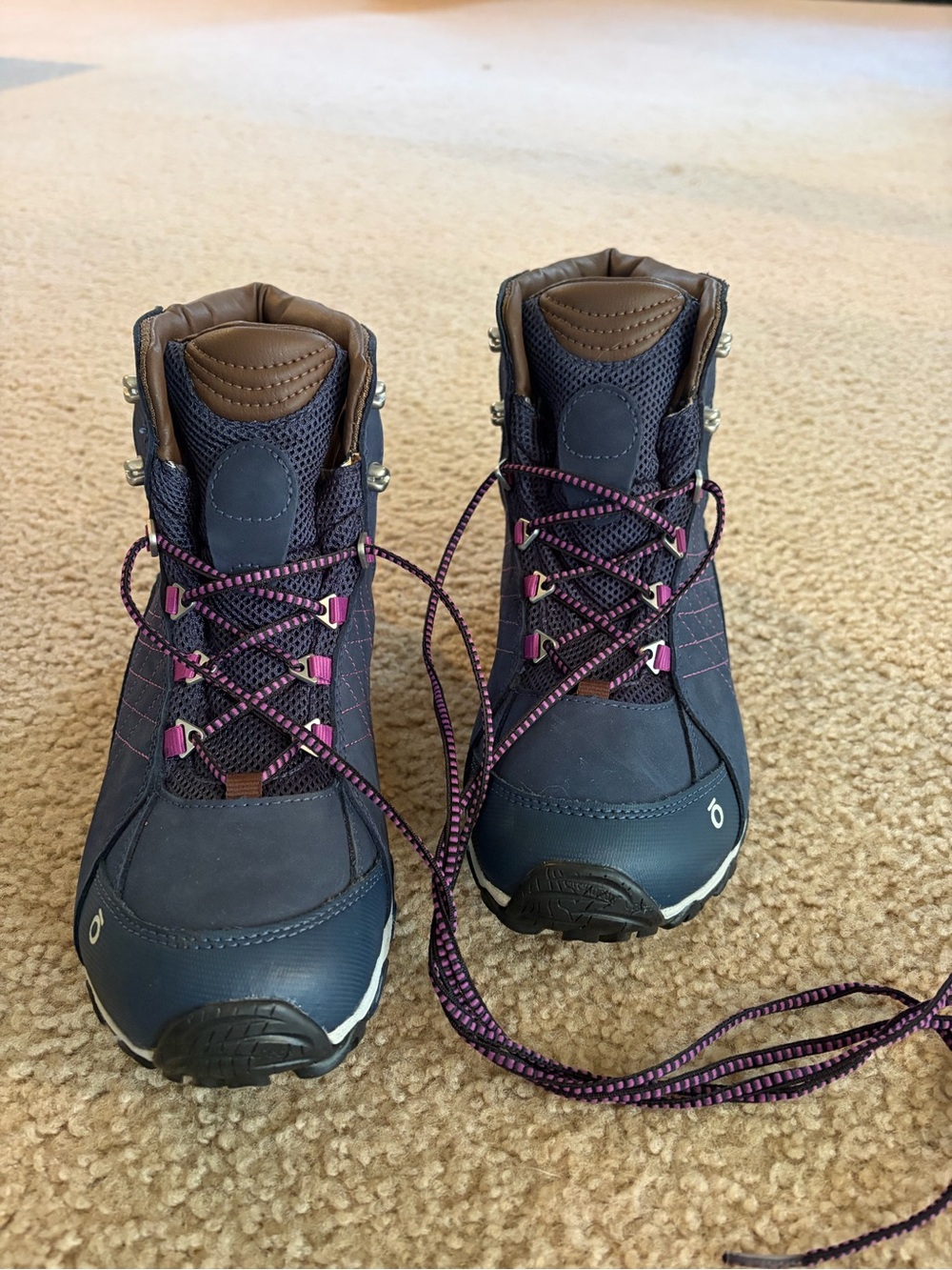 Oboz Women’s Navy and Brown Waterproof Hiking Boots. Size 9.5.